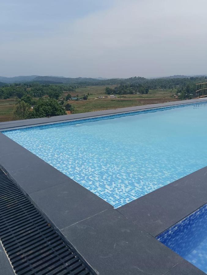 The Arcadia Resort - Umroi 실롱 외부 사진